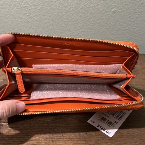 NWT Michael Kors Tangerine Orange Hamilton Ostrich Leather Accordion Wallet - Picture 4 of 15